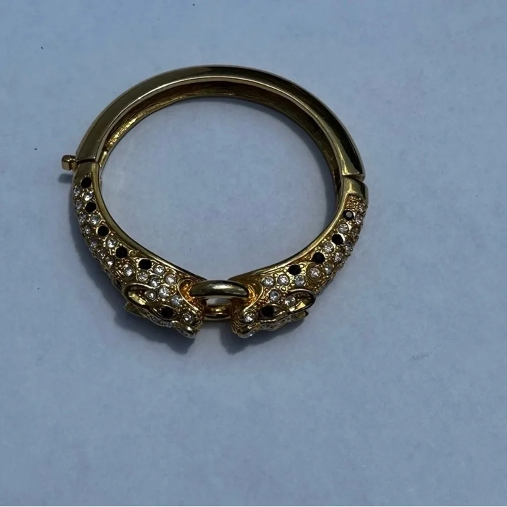 Vintage gold tone‎ rhinestone bangle bracelet leopard cheetah